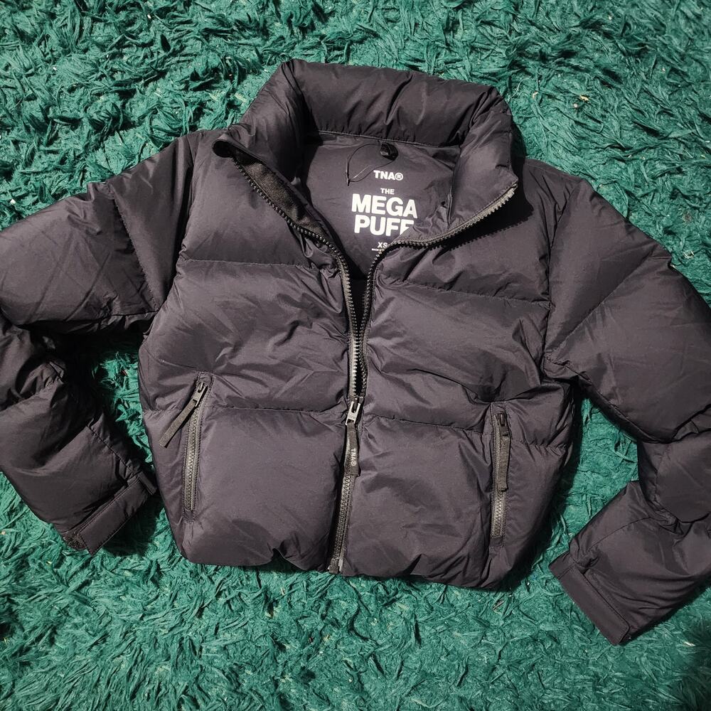 Aritzia The Mega Puff Jacket - Black